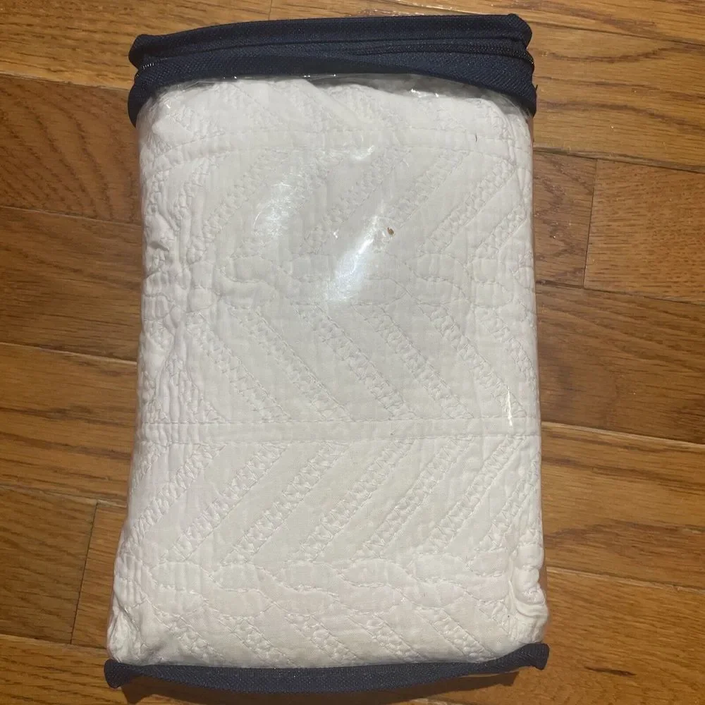 Chaps Ralph Lauren Euro Sham Brompton‎ Hall White Cotton Quilted Pillow Sham